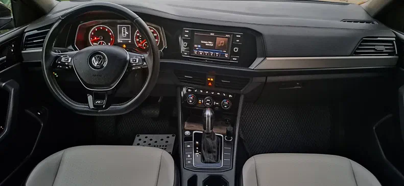 Volkswagen Jetta 2018 - 18