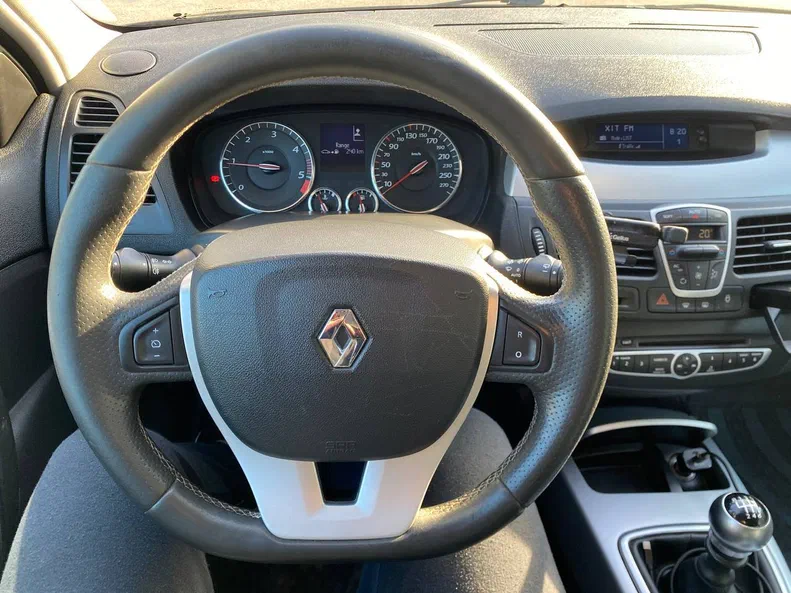 Renault Laguna 2008 - 9