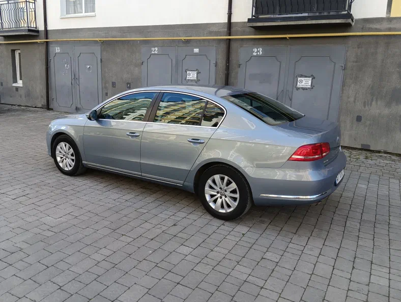Volkswagen Passat 2011 - 18