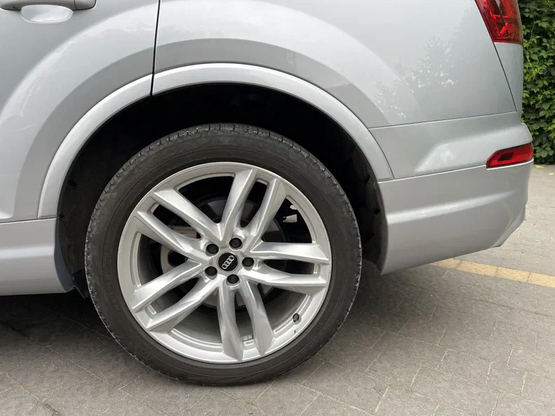 Audi Q7 2018 - 12