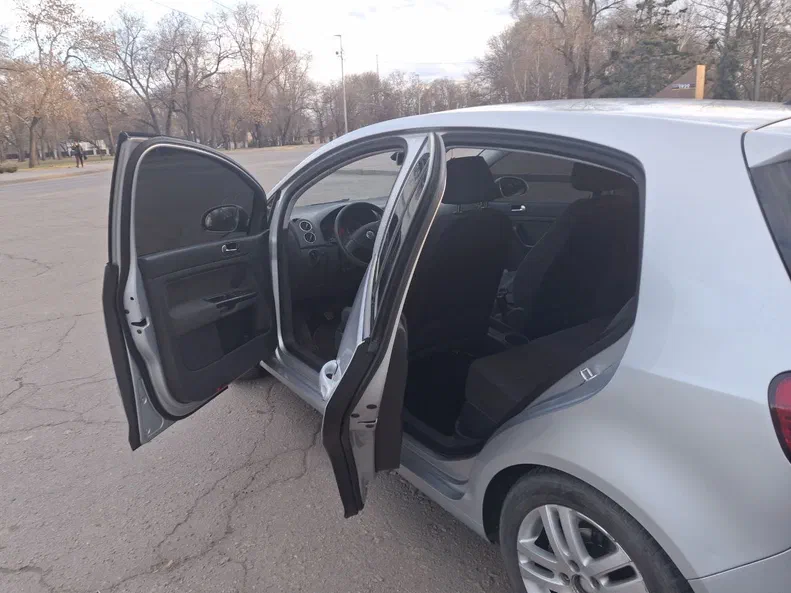 Volkswagen Golf 2008 - 12