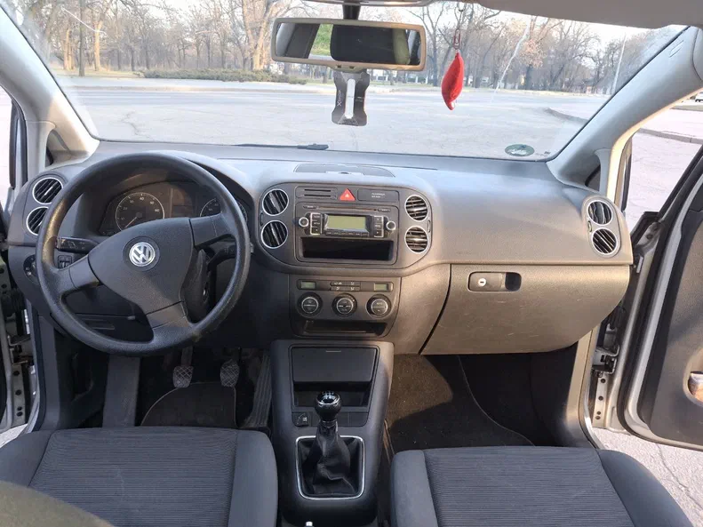 Volkswagen Golf 2008 - 17