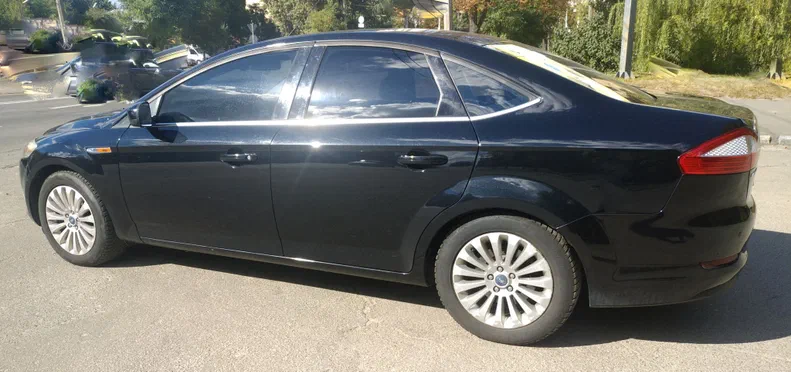 Ford Mondeo 2010 - 8