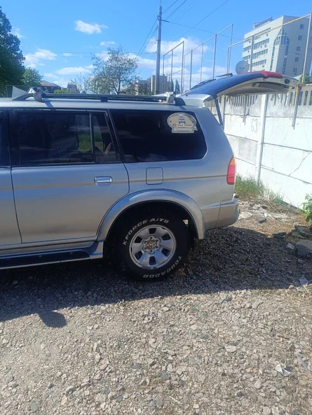 Mitsubishi Pajero 1999