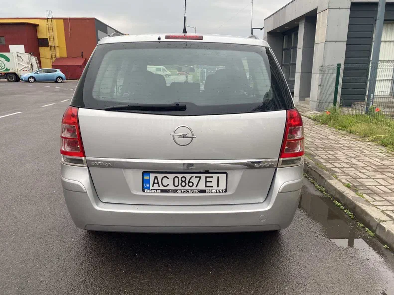 Opel Zafira 2011 - 11