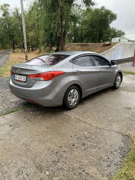 Hyundai Elantra 2012 - 11