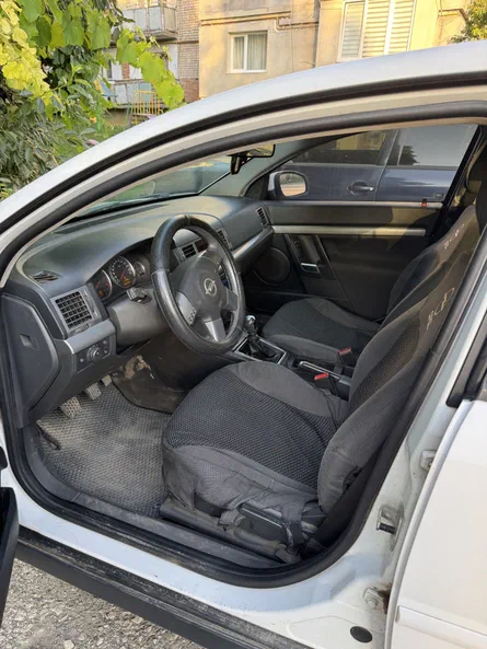 Opel Vectra 2004 - 8