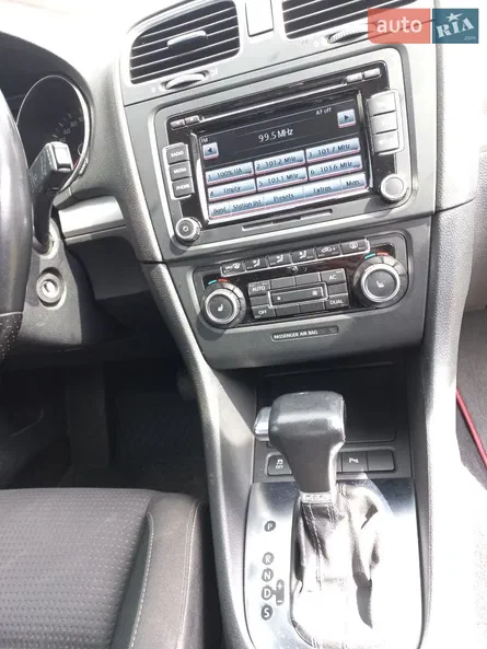 Volkswagen Golf 2011 - 6