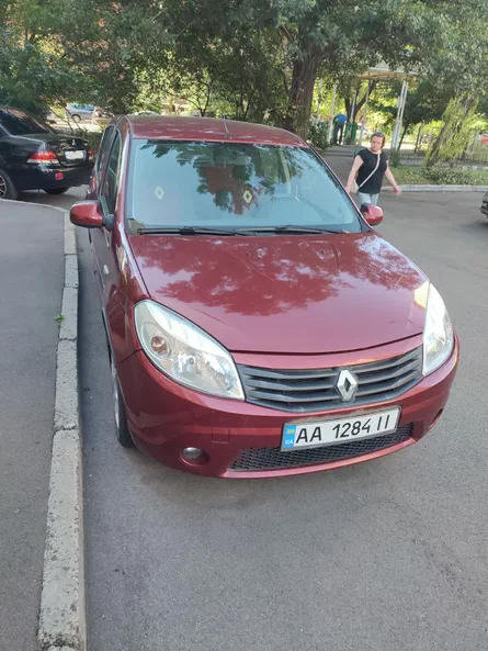 Renault Sandero 2012