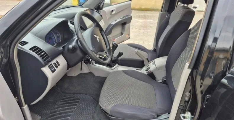 Mitsubishi L200 2007 - 12