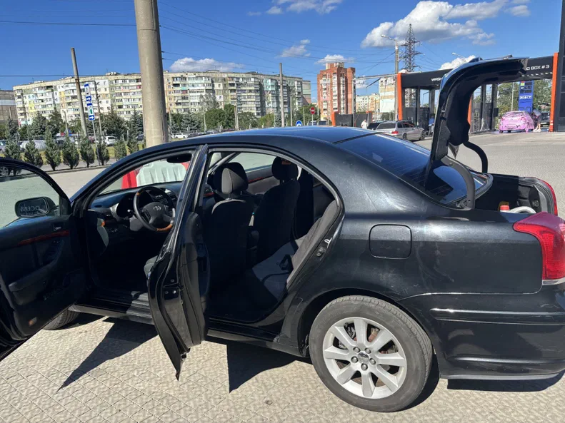 Toyota Avensis 2005 - 13