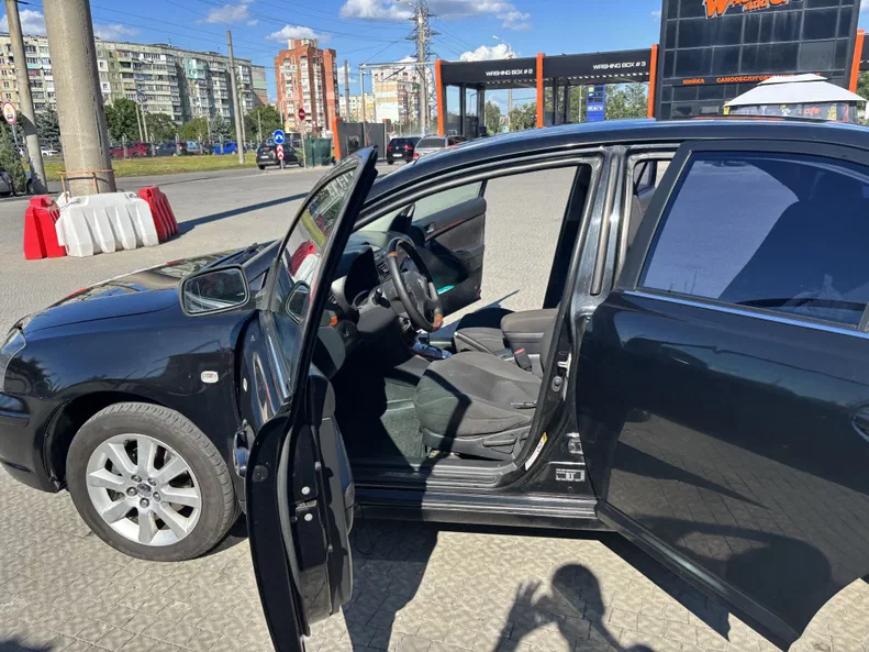 Toyota Avensis 2005 - 6
