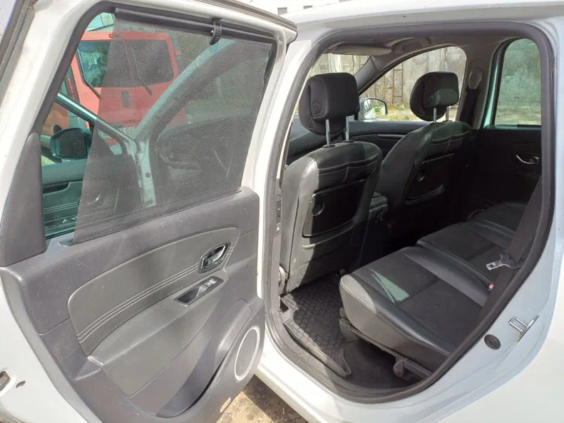 Renault Scenic 2011 - 8