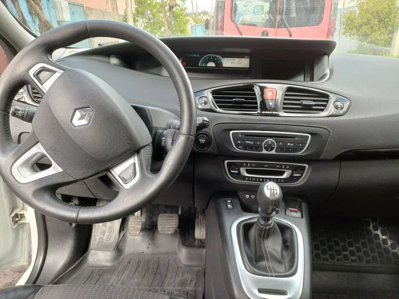Renault Scenic 2011 - 7