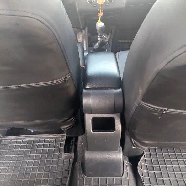 Nissan Tiida 2008 - 11