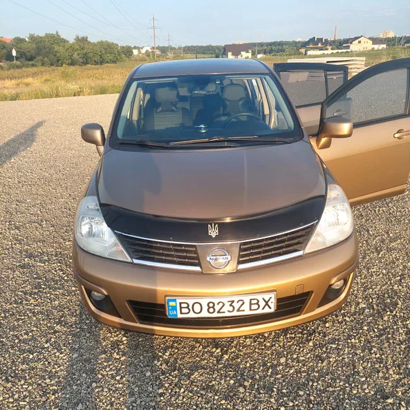 Nissan Tiida 2008 - 0