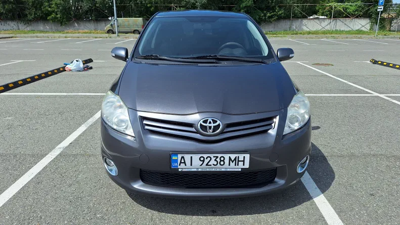 Toyota Auris 2011 - 0