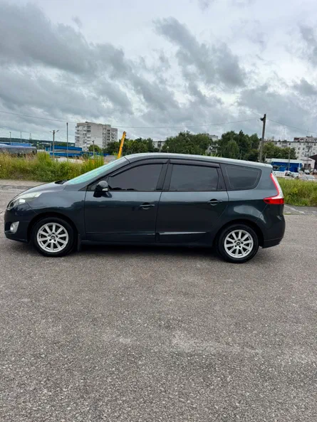Renault Scenic 2010 - 1