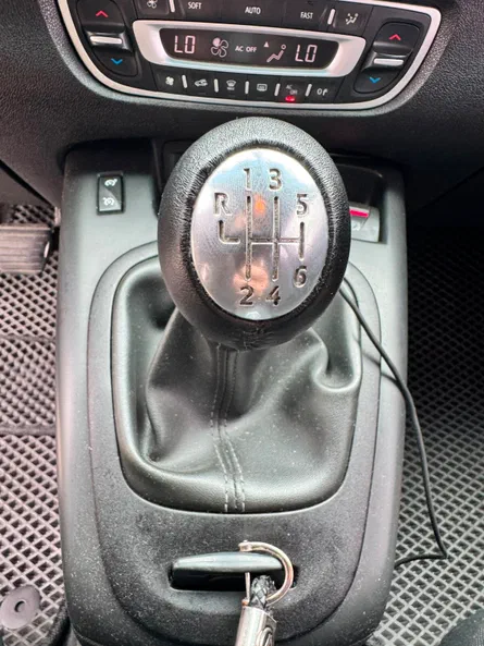 Renault Scenic 2010 - 16