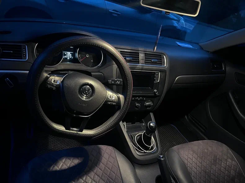 Volkswagen Jetta 2017 - 4