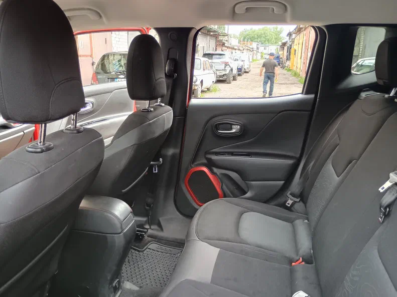 Jeep Renegade 2016 - 19