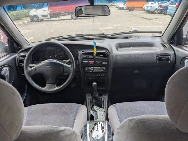 Nissan Primera 1995 - 6