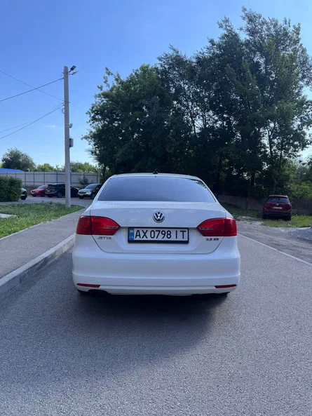 Volkswagen Jetta 2013 - 9