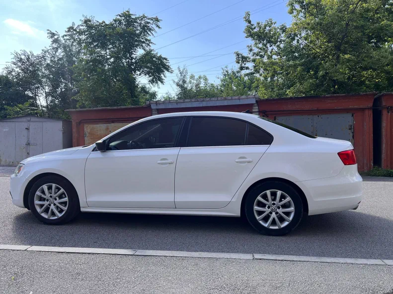 Volkswagen Jetta 2013 - 3