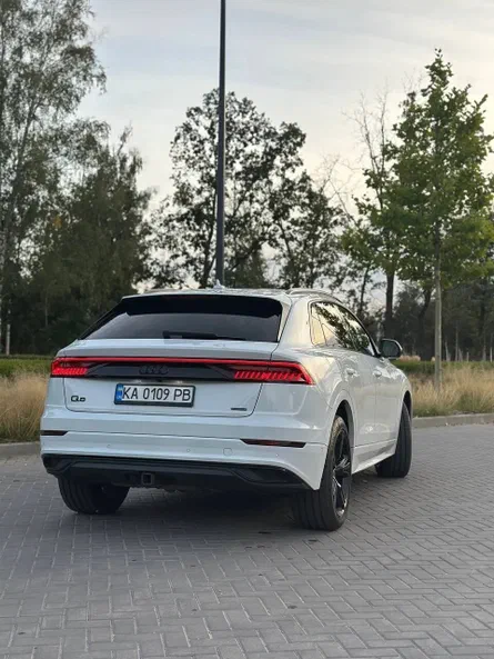 Audi Q8 2019 - 4