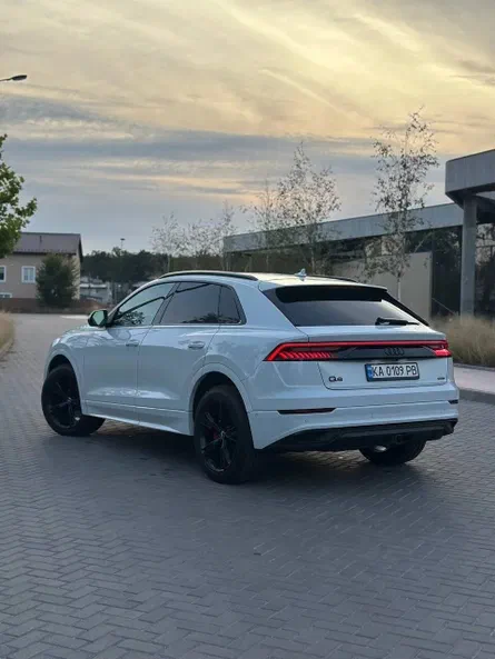 Audi Q8 2019 - 6