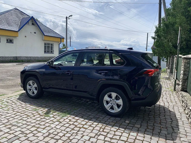 Toyota RAV4 2021 - 10