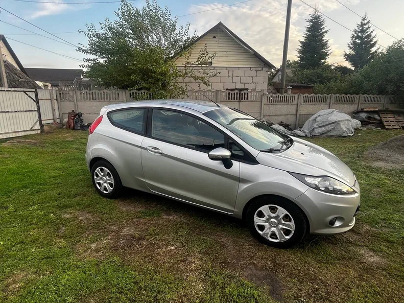 Ford Fiesta 2011 - 3