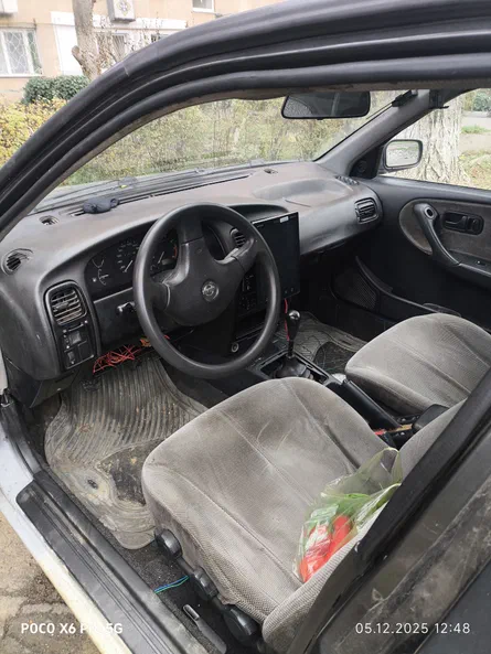Nissan Primera 1991 - 4