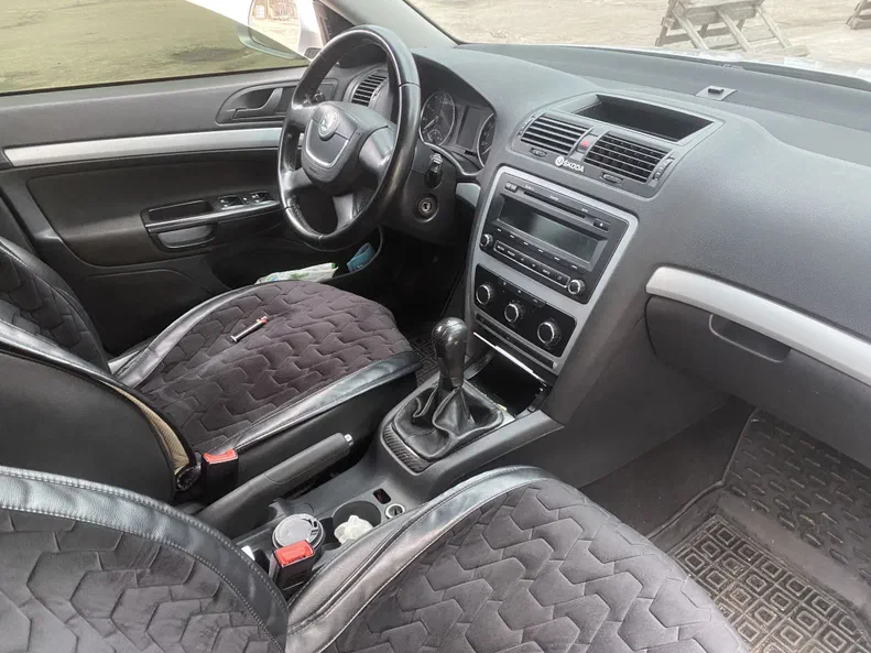Skoda Octavia 2010 - 6