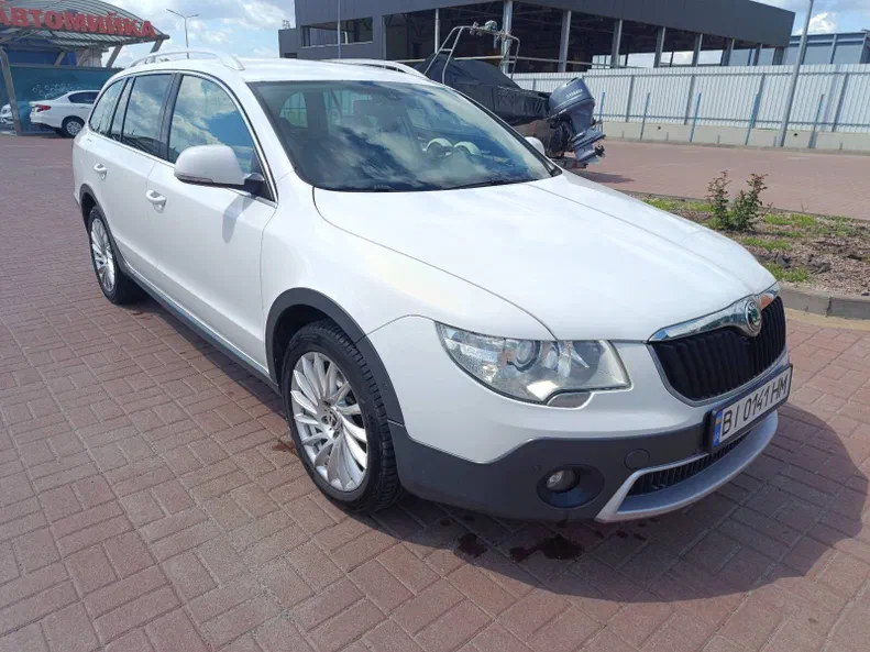 Skoda Superb 2013 - 1