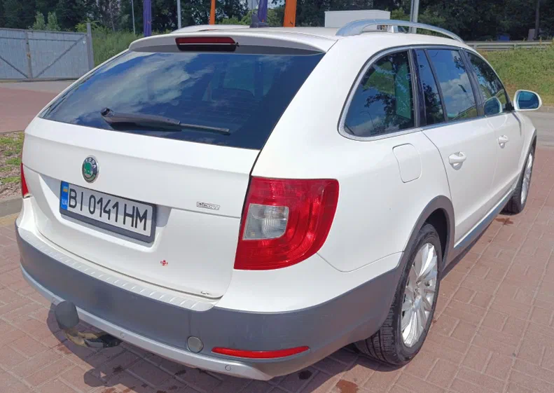 Skoda Superb 2013 - 4