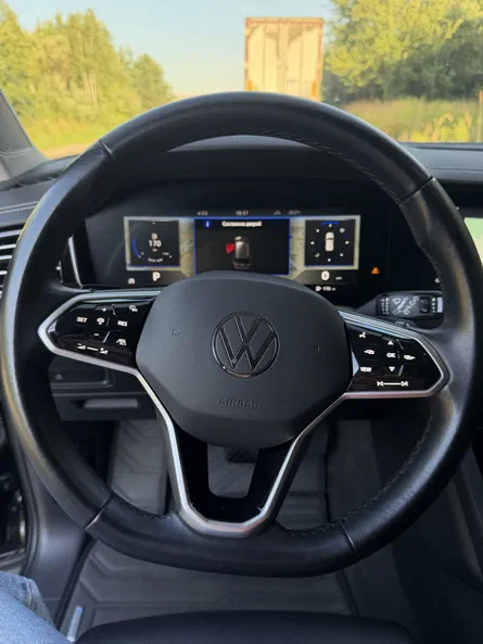 Volkswagen Touareg 2022 - 1