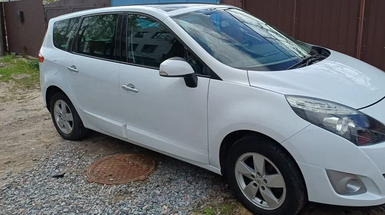 Renault Scenic 2011 - 2