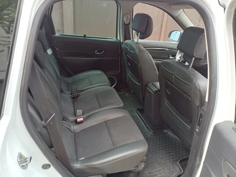 Renault Scenic 2011 - 6