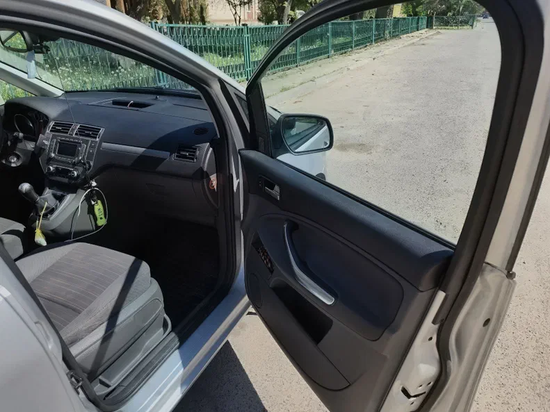 Ford C-MAX 2009 - 18