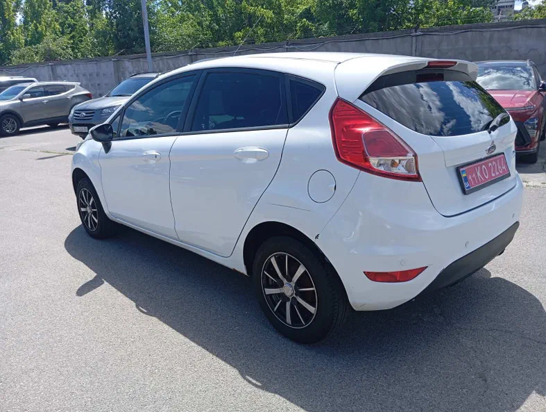 Ford Fiesta 2013 - 4