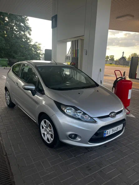 Ford Fiesta 2011 - 1