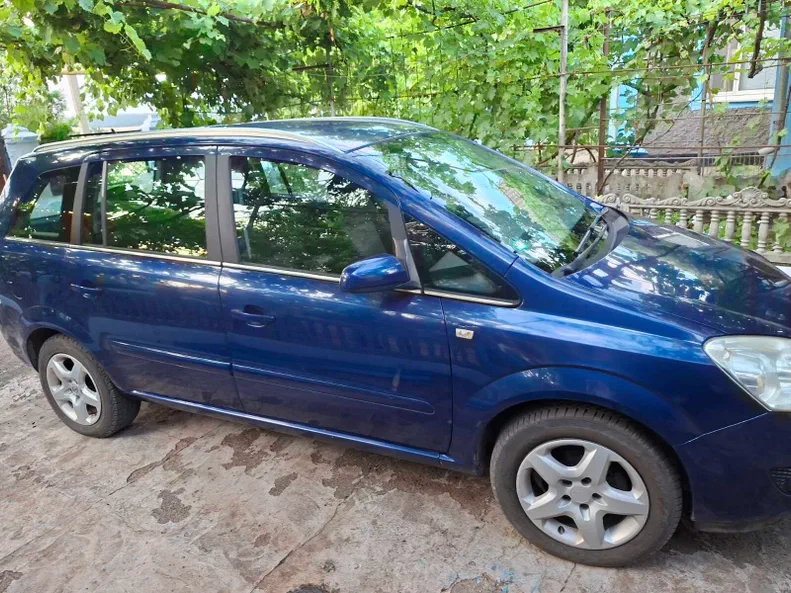 Opel Zafira 2008 - 2