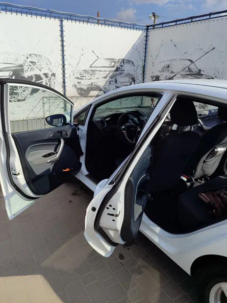 Ford Fiesta 2011 - 13