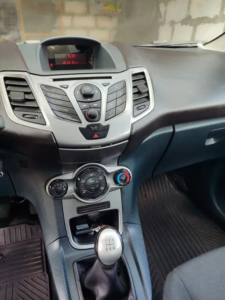 Ford Fiesta 2011 - 1