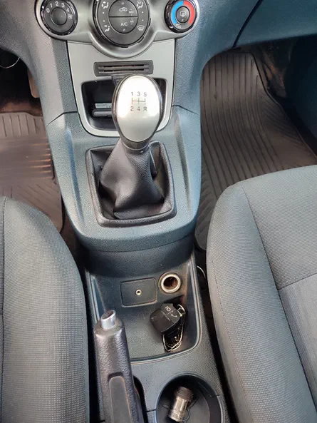 Ford Fiesta 2011 - 9