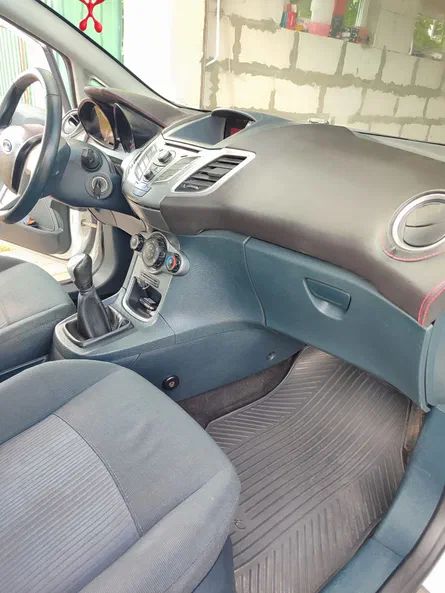 Ford Fiesta 2011 - 8