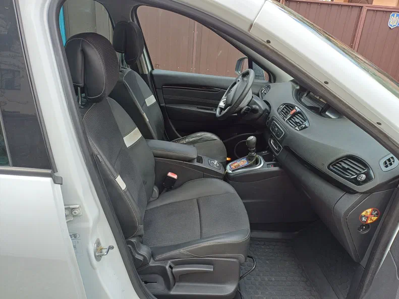 Renault Scenic 2011 - 5