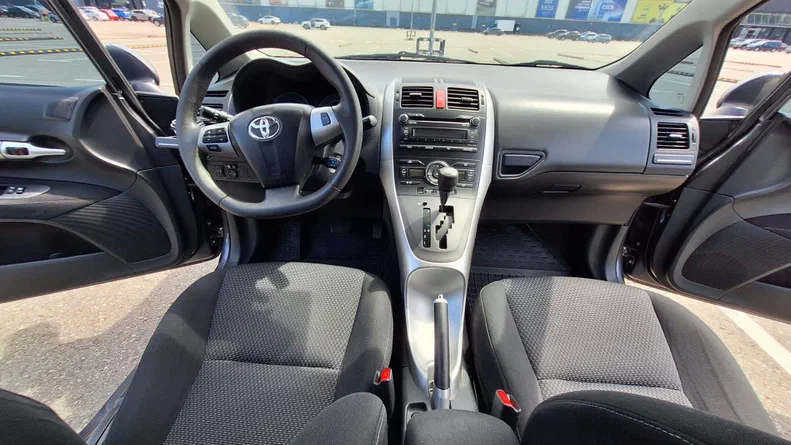 Toyota Auris 2011 - 23