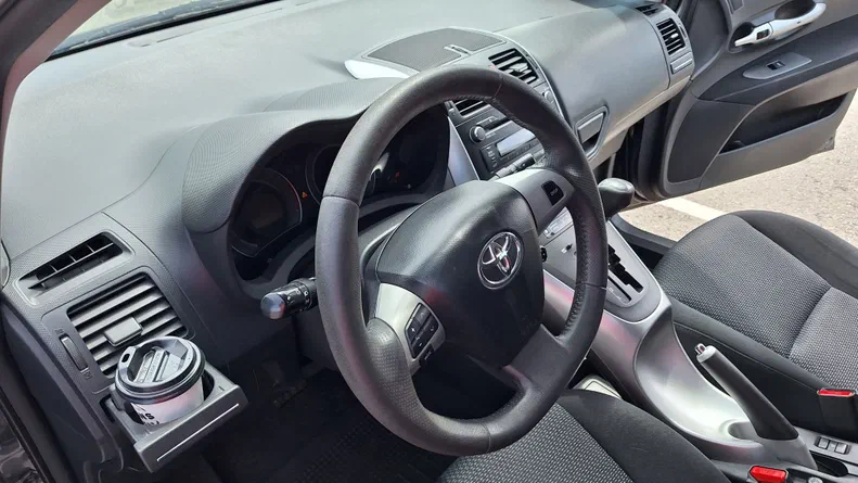 Toyota Auris 2011 - 20